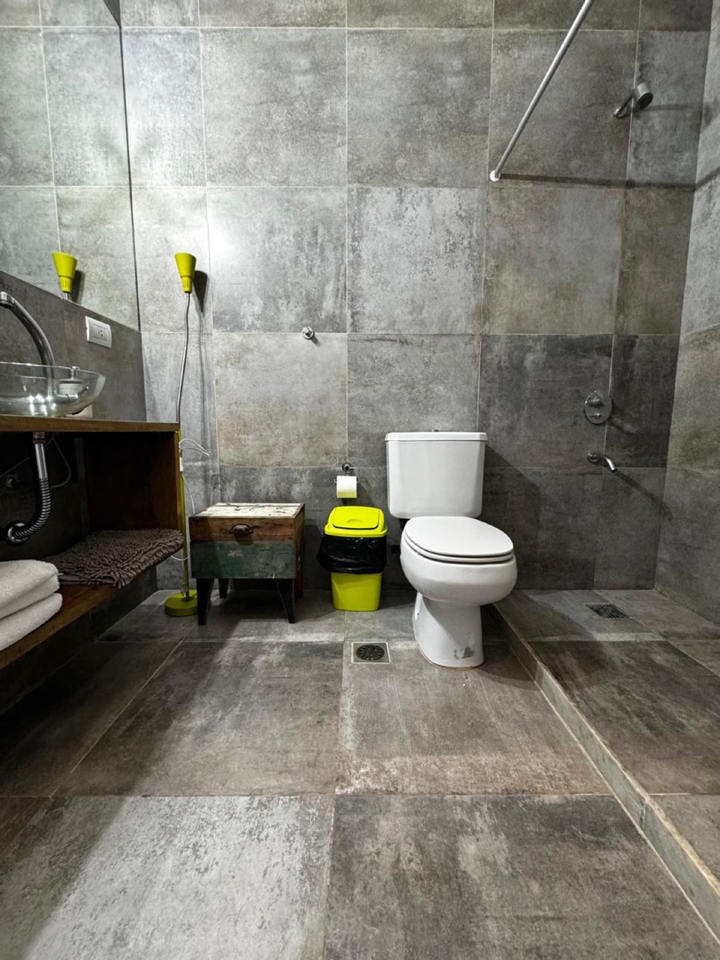 El departamento con patio — Baño