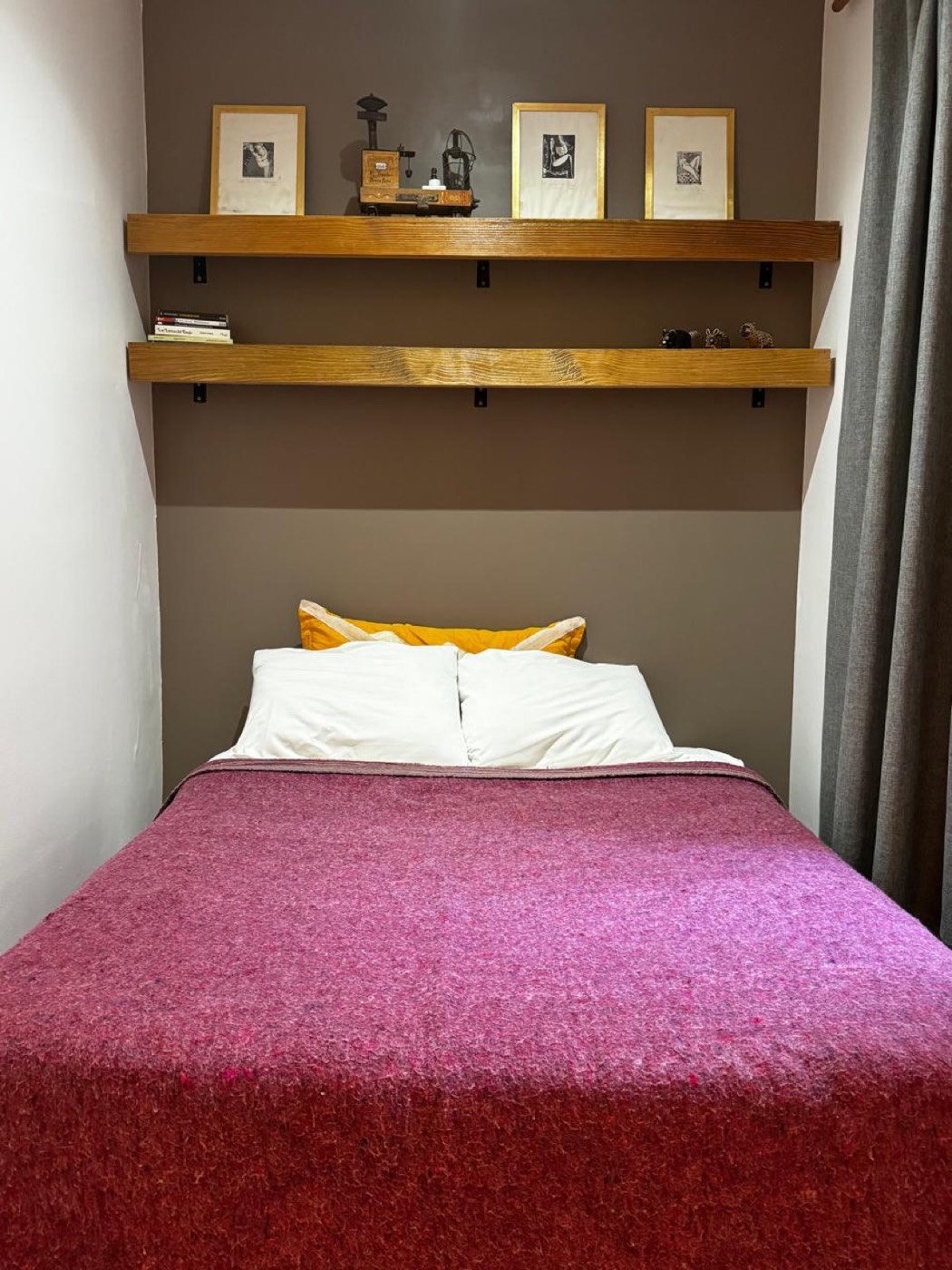 El departamento con patio — Dormitorio